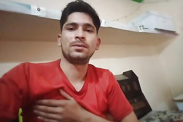 Gangbang straight: Jeune garçon, show de seins