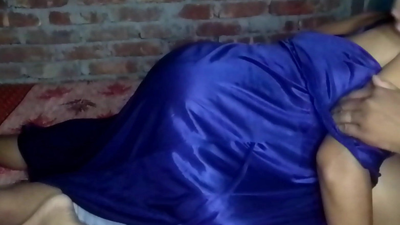 Uttar dinajpur: Caliente del pueblo ama de casa escenas románticas