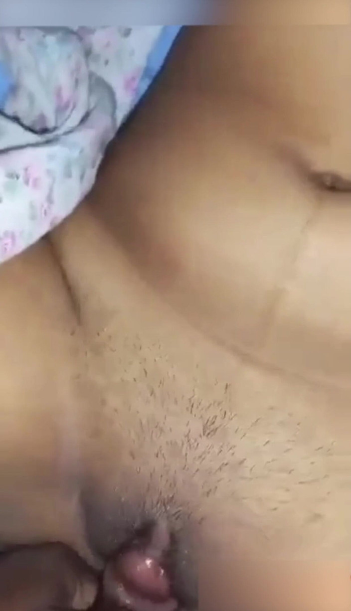 Parihema: Omg！我和我的继母一个人，我请求帮助操我紧致的鸡巴