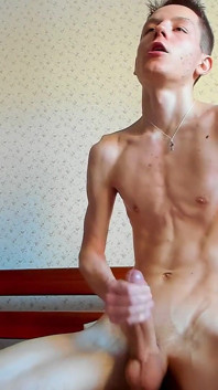Cute Boy Cums Beautifully