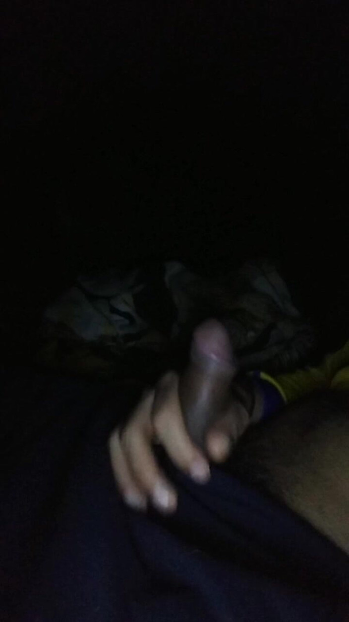 AlexAlejandro13: Seksi Adam Penisine Dokunmak İstiyor