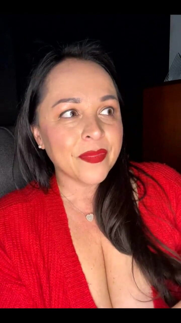 Amanda Thickk:  Amanda Thickk स्ट्रीम