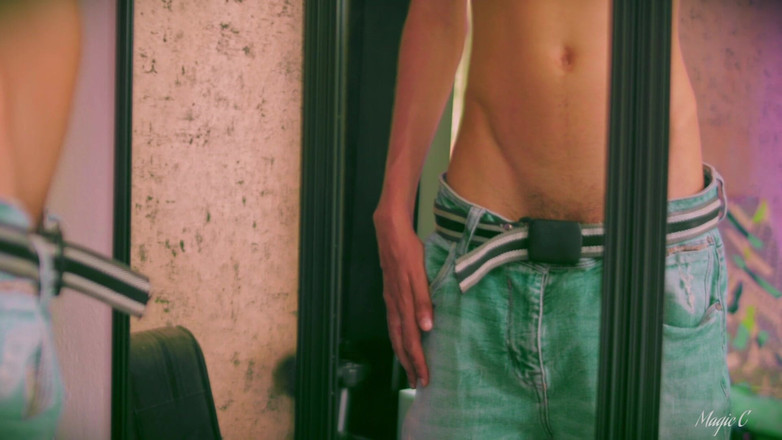 Magic C: Зеркало, зеркало на стене. Кто самый большой елдый худенький твинк из них всех?