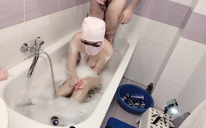 Amateur_MS: Coppia amatoriale che fa un bagno, moglie con figa pelosa,...