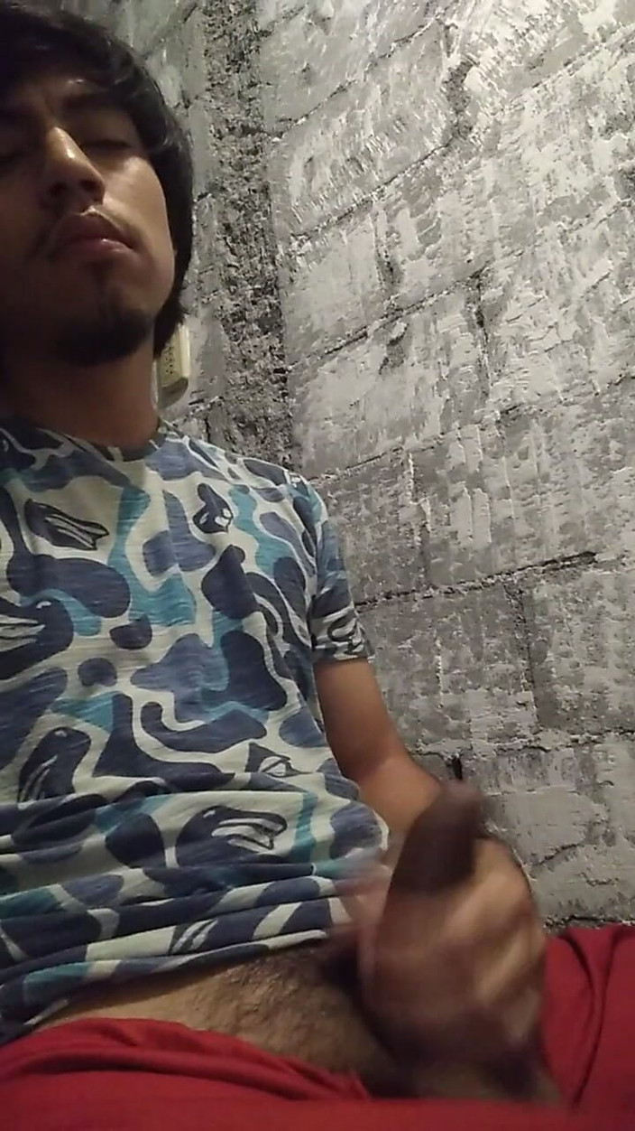 AlexAlejandro13: Mostrami la tua giornata arrapata