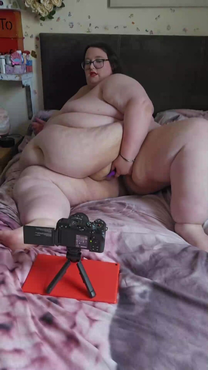 SSBBWLadyBrads: SSBBW Joc cu pizdă și orgasm, partea 1