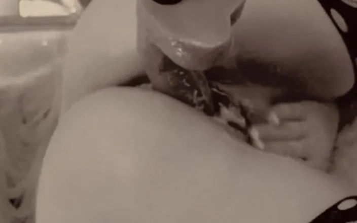 Nicolette69w: Fuck Me