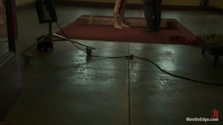 Men on Edge: Wielki gruby kutas uzyskiwanie krawędzi