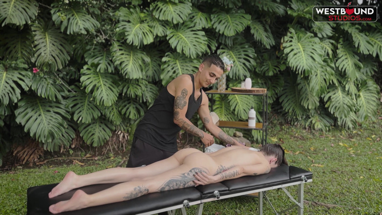 Run good girls: Yessica Bunny Fucked in Erotic Massage