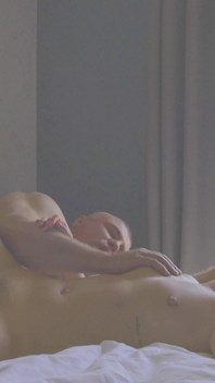 Expunere la fereastră: mamă sexy păroasă folosită de marina - adânc în gât și finisaj facial brut