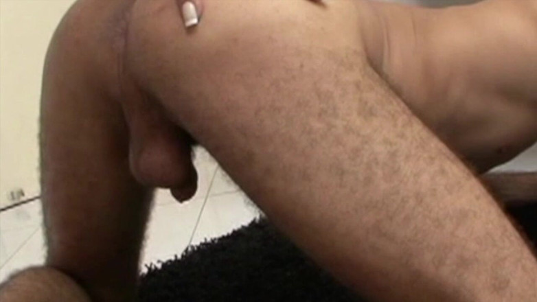Straight boy fucking ladyboy: ラティーナトランスに生で犯されるストレートのラテン系男子