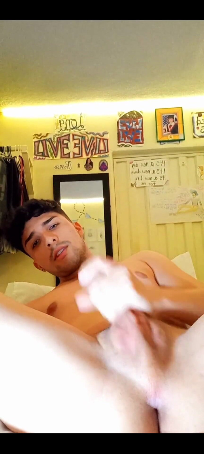 Diego_latinboy: Pancutan mani batang besar yang belum disunat