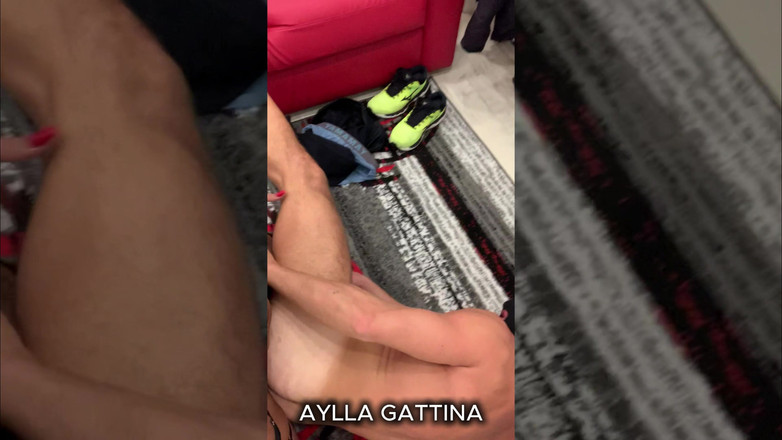 Aylla Gattina: Sexy e forte ma ama prenderlo nel culo