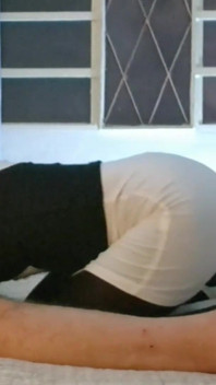 MILF with a Gorgeous Body Gives a Blowjob and Cums in Her Mouth