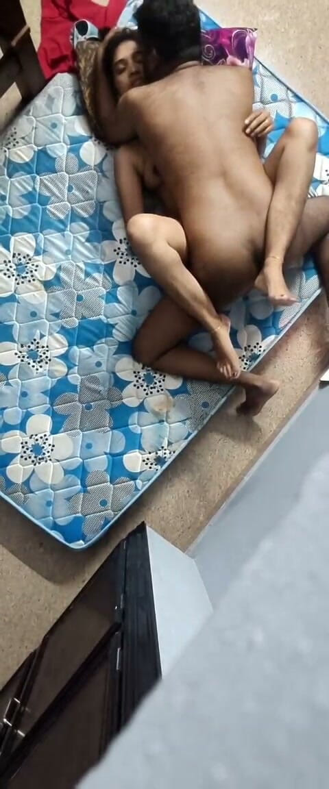 Playboyvinz: 집에서 섹스하는 커플