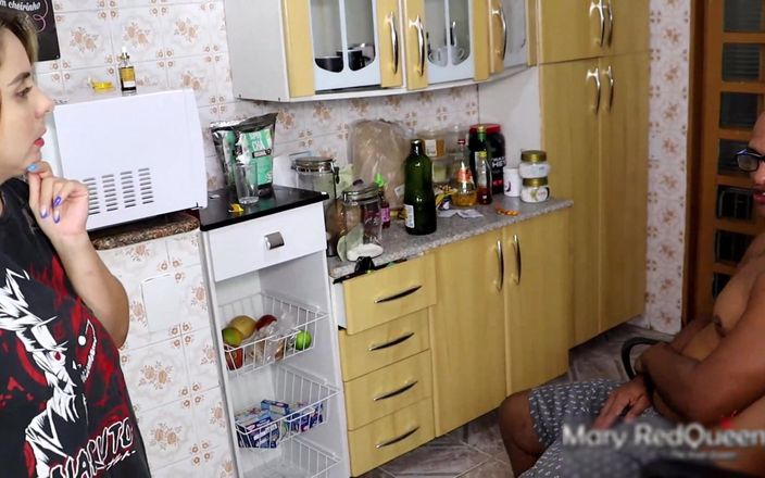 Redqueen films: Zadzwoniłem do mojej przyjaciółki do czyszczenia, a ona się pobiła