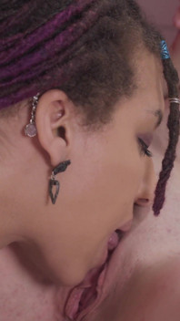 Trans aelin blue dà creampie con il suo grosso cazzo da ragazza