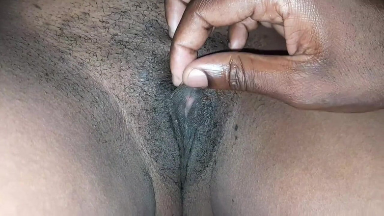 SweetCake: Массаж сливочной киски, готовлюсь к траху с большим черным членом