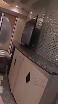 Proibida emoção ao ar livre - peituda I-cup Gravure Beauty Risking It All em um edifício lotado, aventura de gozada interna crua