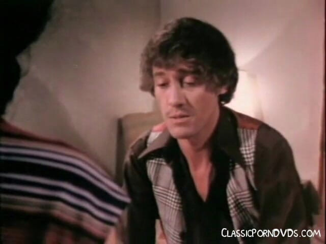 Classic Porn DVDs: Un grande cazzo scopa duro bruna esente