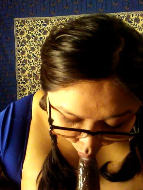 DeesDeepThroat: Cermin mata dan blowjob