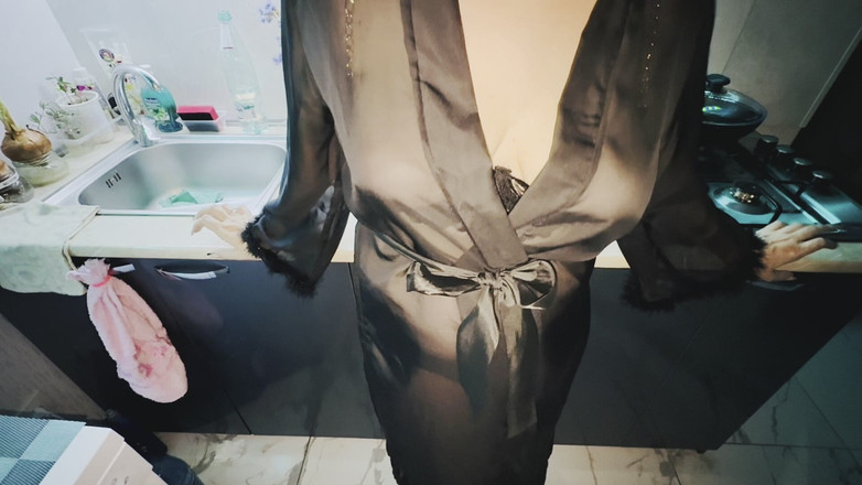 sexalko: Moje tchyně mě popadla za penis a odtáhla mě na...