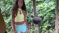 Katty West: Turista se ztratil v džungli a narazil na divocha, který...