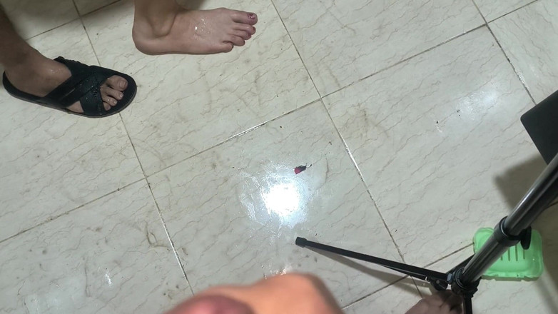 Cuckold Arabic: Arabische Cuckold Echtgenoot Grote Lul Vriend Neukt Mijn Vrouw Onder...