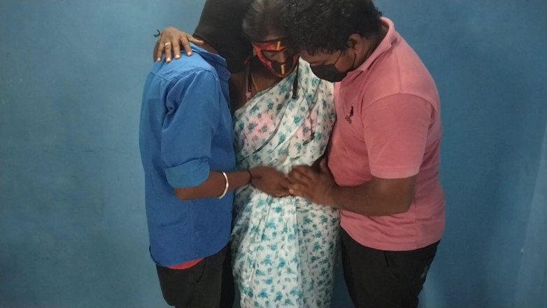 Benita sweety: Tamil trio hete seks pik zuigen tegelijkertijd video