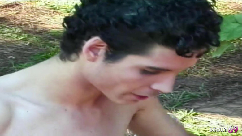 Shemale TS Collection: Magrinha com um pau grosso fode loira transsexual anal ao...