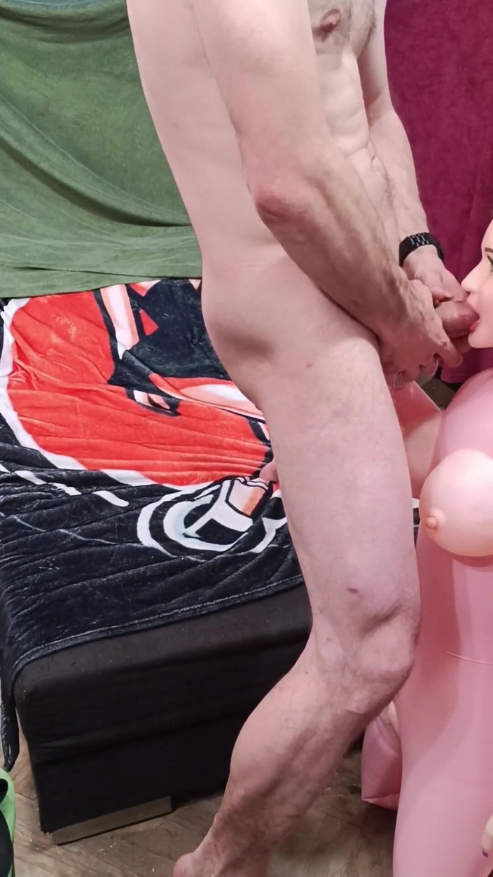 kickerscooter: Ma première poupée sexuelle