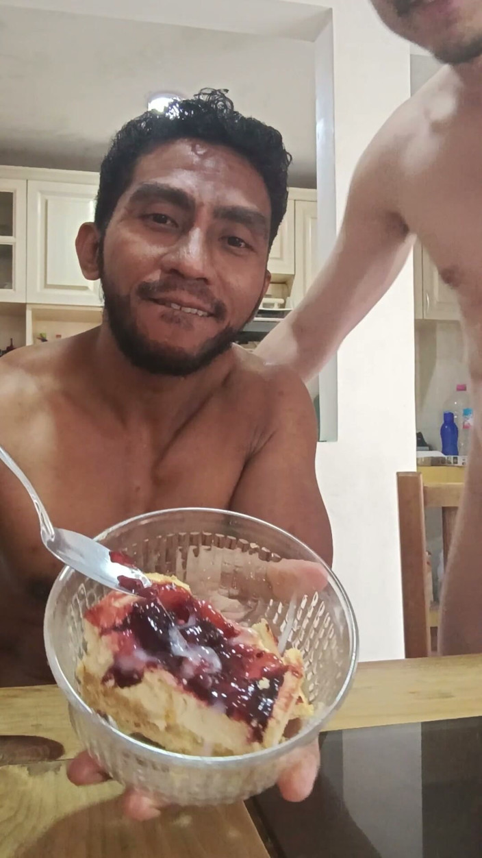 Tabasco Jake: I Cum on Cake and Eat It with My Friend
