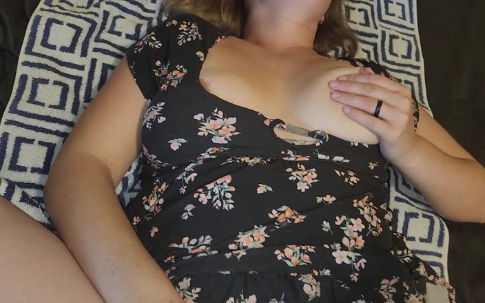 Mama_Foxx94: Noia in ufficio: la fuga troia di una miLF