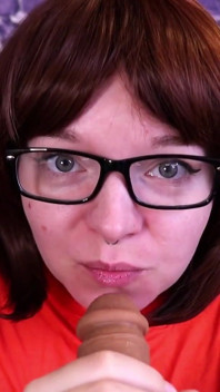 Velma convince Shaggy ad essere coraggiosa