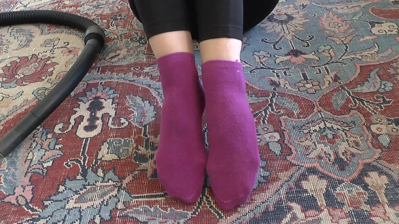 Lady Victoria Valente: First, the Socks Are Vacuumed, Then Scrubbed, and Then Covered...