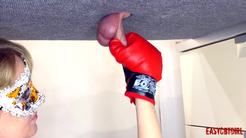 AnnyCandyPainboy: Bà chủ đấm bốc trong cô ấy nô lệ balls easycbtgirl