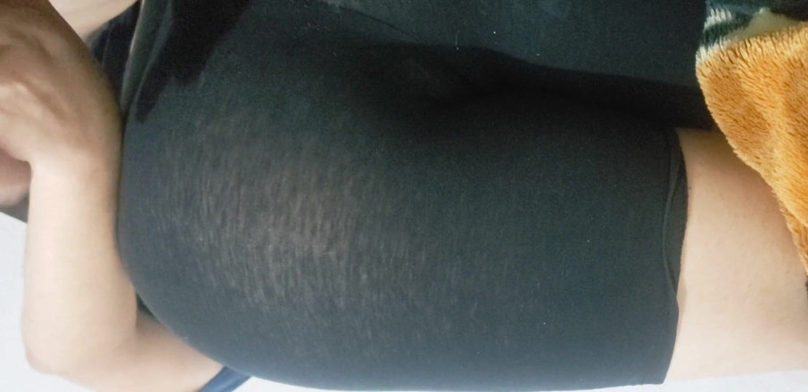 Mexicasero: Romantic Latin Couple in Leggings