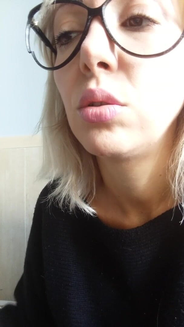 savannahamatoriale: Kouření během soukromé chvíle
