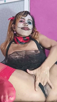 Clow Sexy Baby Girl Nd Horny Ride Dildo Very Deep Nd Squirt Drink All 4u Dadd