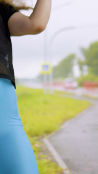 156 chiếc quần legging màu xanh khít khao của nữ thần Anya: khoe đít quần yoga khiêu khích