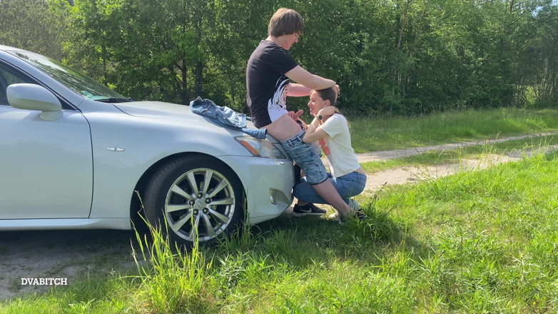 Dvabitch: Amateur teen got fucked outdoors