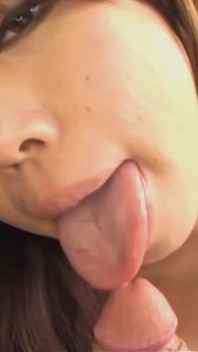 Pohlední chlapi šukají tvrdé sexy japonské ženy různými způsoby