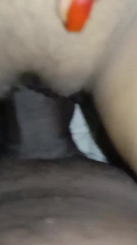 La vidéo de sexe avec une jolie fille magnifique est virale