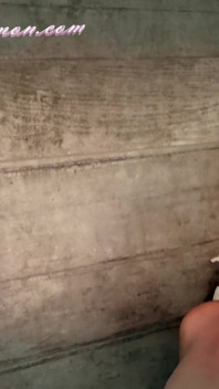 La milf mora sexy in doccia