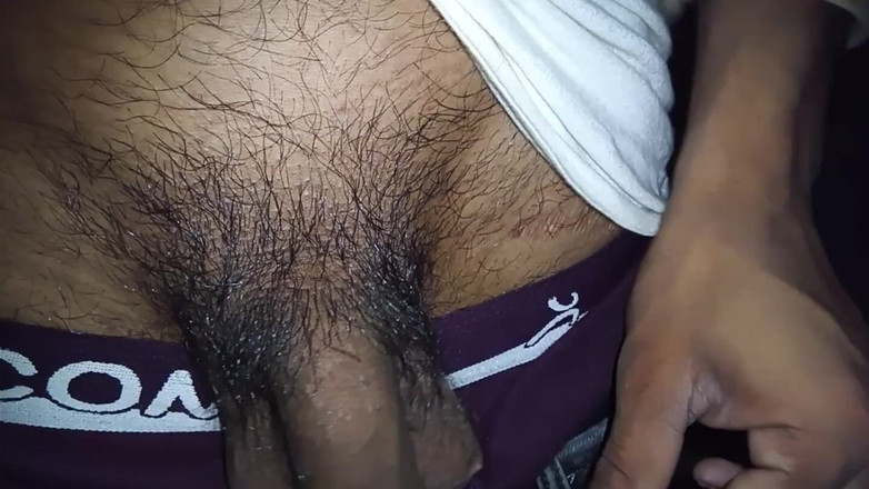 Om Kumar: Hete video-maker