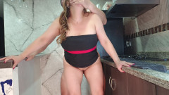 AlinaVelvet: Sexy MILF Latijnse Buurvrouw Verleidt Me in Jurk En Ik...