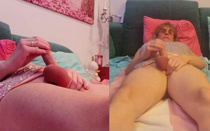 TSLillySophie: Tgirl Anna深夜手淫并射精