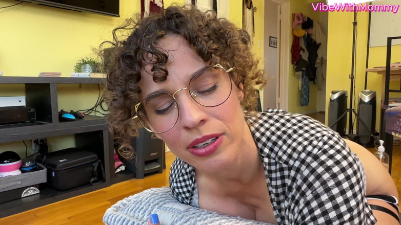 VibeWithMommy: Yoga JOI Ass Worship