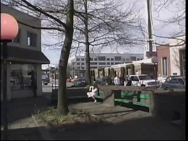 Solo Sensations: BBWブルネットは彼女の誕生日のスーツにストリップダウンし、彼女の女と遊ぶ