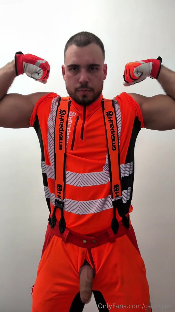Tyler Blake: Tyler Blake Hivis kerja, fleksi otot, bermain dildo, melancap dalam...